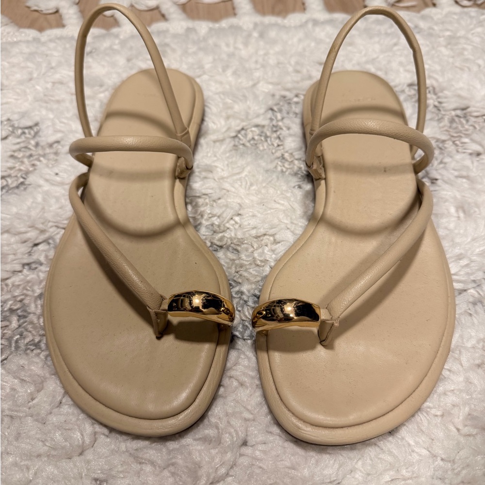 VINCE Women's Cream Strappy Flat Sandals with Gold Accent